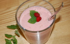 Joghurt Smoothie mit Erdbeeren